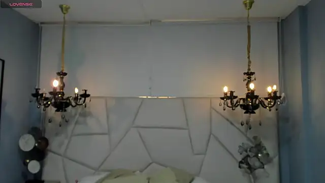 Snapshot of Aitana_Hilton_ chatting on November 2025 12:04:02 PM Aitana Hilton online show from November 2025 12:04:02 PM