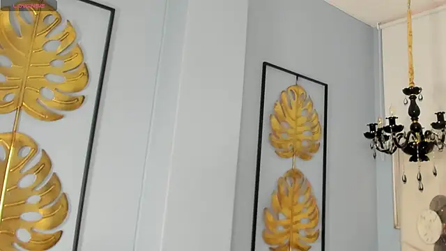 Snapshot of Aitana_Hilton_ chatting on October 2025 12:49:02 PM Aitana Hilton online show from October 2025 12:49:02 PM