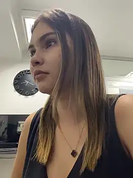 Snapshot of Aitana_Hilton_ chatting on March 2025 11:43:01 AM Aitana Hilton online show from March 2025 11:43:01 AM