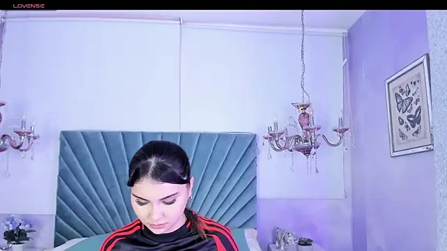 Snapshot of Aitana_Hilton_ chatting on September 2025 12:03:01 PM Aitana Hilton online show from September 2025 12:03:01 PM