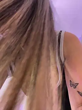 Snapshot of Aitana_Hilton_ chatting on October 2025 12:08:01 PM Aitana Hilton online show from October 2025 12:08:01 PM