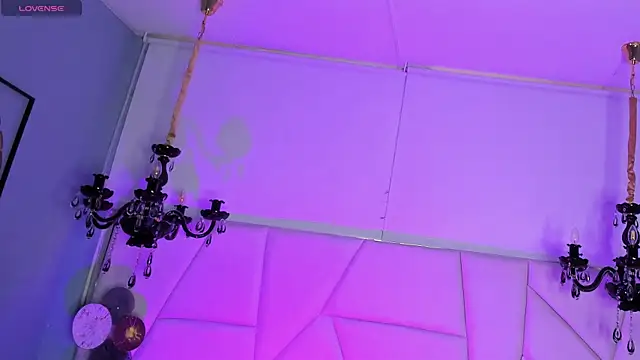 Snapshot of Aitana_Hilton_ chatting on October 2025 11:56:01 AM Aitana Hilton online show from October 2025 11:56:01 AM