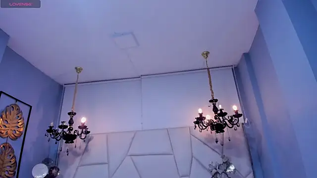 Snapshot of Aitana_Hilton_ chatting on November 2025 12:16:01 PM Aitana Hilton online show from November 2025 12:16:01 PM