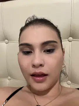 Snapshot of Aitana_Hilton_ chatting on March 2025 11:53:01 PM Aitana Hilton online show from March 2025 11:53:01 PM