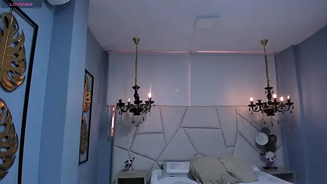 Snapshot of Aitana_Hilton_ chatting on September 2025 12:21:01 PM Aitana Hilton online show from September 2025 12:21:01 PM