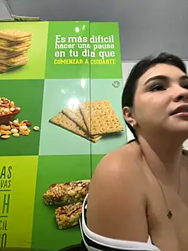 Snapshot of Aitana_Hilton_ chatting on November 2025 11:15:01 AM Aitana Hilton online show from November 2025 11:15:01 AM