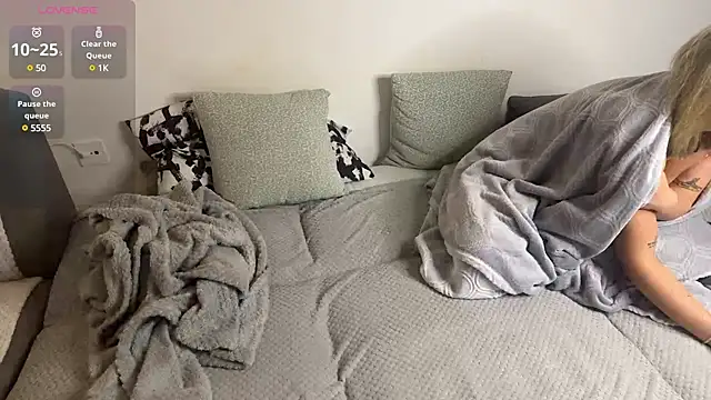 Snapshot of muscleloves chatting on March 2025 08:18:02 PM muscleloves online show from March 2025 08:18:02 PM