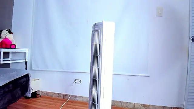 Charlotte curvy  online show from March 2026 08:31:02 PM