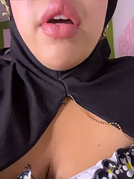 Snapshot of zahra_Jalid chatting on April 2026 07:06:02 PM zahra Jalid online show from April 2026 07:06:02 PM