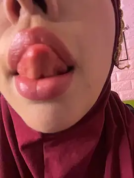 zahra Jalid online show from April 2026 11:33:02 PM