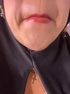 Snapshot of zahra_Jalid chatting on May 2026 09:29:02 PM zahra Jalid online show from May 2026 09:29:02 PM