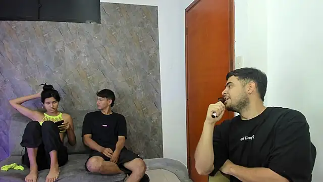 Snapshot of blueroom_party chatting on March 2025 12:41:01 PM blueroom party online show from March 2025 12:41:01 PM