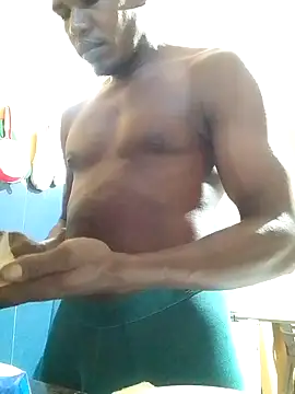 Snapshot of Elnegro28 chatting on March 2025 12:01:01 PM Elnegro28 online show from March 2025 12:01:01 PM