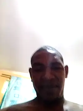 Snapshot of Elnegro28 chatting on February 2025 07:06:01 PM Elnegro28 online show from February 2025 07:06:01 PM