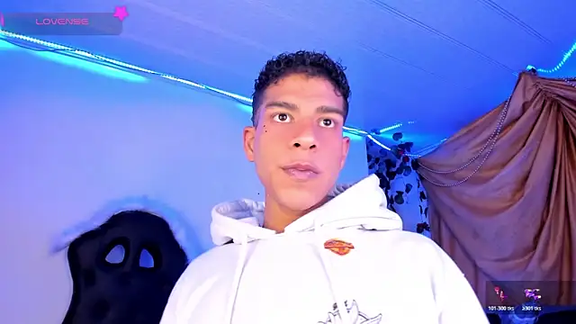 Ethan Boyy online show from November 2025 10:32:01 PM