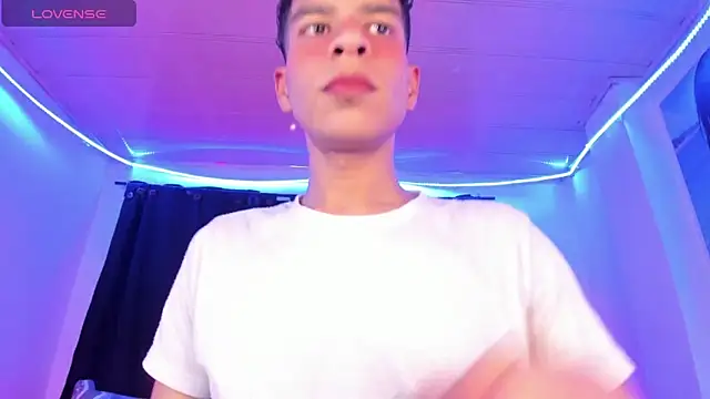 Ethan Boyy online show from March 2026 09:04:02 PM