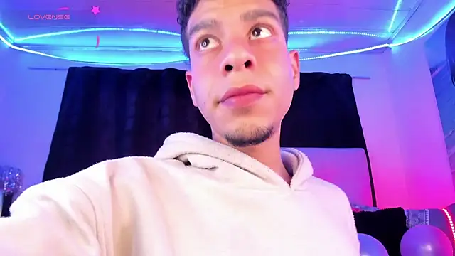 Ethan Boyy online show from March 2026 06:15:01 PM