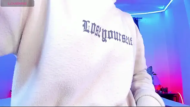 Ethan Boyy online show from April 2026 09:50:01 PM