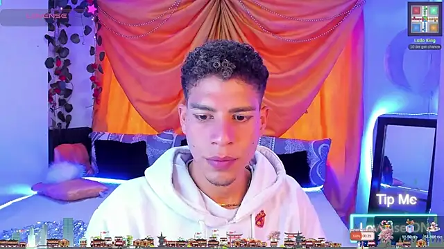 Ethan Boyy online show from October 2025 08:52:01 PM