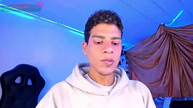 Ethan Boyy online show from November 2025 10:31:02 PM