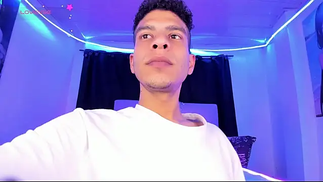 Ethan Boyy online show from May 2026 03:51:01 PM