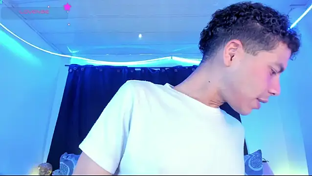 Ethan Boyy online show from April 2026 06:35:02 PM