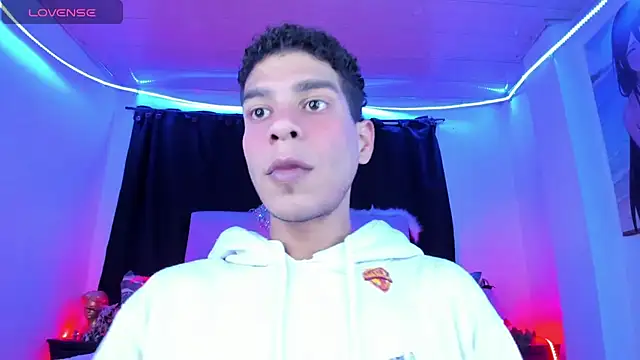 Ethan Boyy online show from April 2026 06:00:02 PM