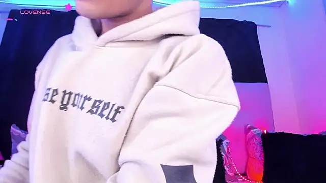 Ethan Boyy online show from March 2026 09:19:02 PM