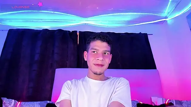 Ethan Boyy online show from February 2026 06:15:02 PM