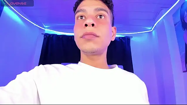 Ethan Boyy online show from May 2026 05:52:01 PM