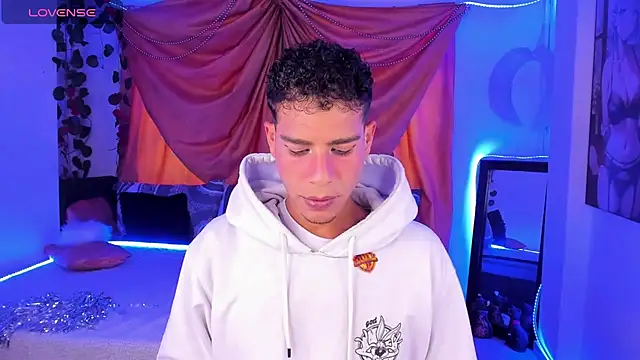 Ethan Boyy online show from October 2025 09:24:01 PM