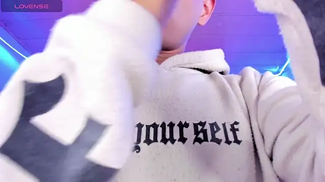 Ethan Boyy online show from March 2026 05:37:01 PM