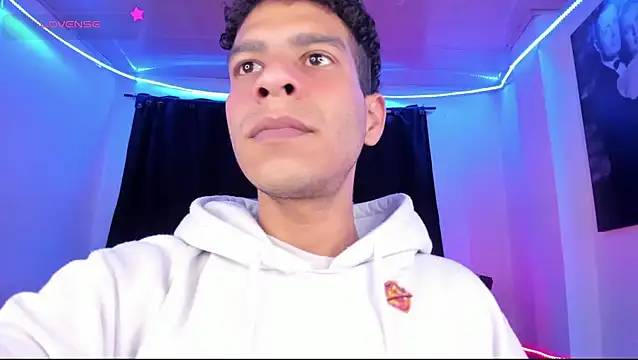 Snapshot of Ethan_Boyy chatting on June 2026 03:50:01 PM Ethan Boyy online show from June 2026 03:50:01 PM