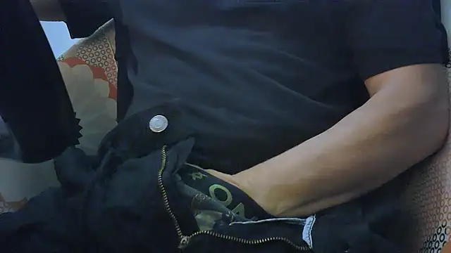 Snapshot of zoltard_1911 chatting on October 2025 11:47:01 PM zoltard 1911 online show from October 2025 11:47:01 PM