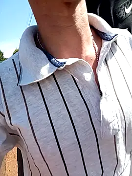 Snapshot of Frdrereeee chatting on November 2025 06:45:01 PM Frdrereeee online show from November 2025 06:45:01 PM