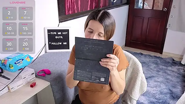 SexLaura  online show from March 2025 10:31:02 PM