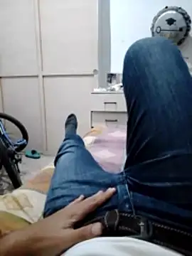 Snapshot of alejo5288 chatting on January 2026 02:04:02 AM alejo5288 online show from January 2026 02:04:02 AM