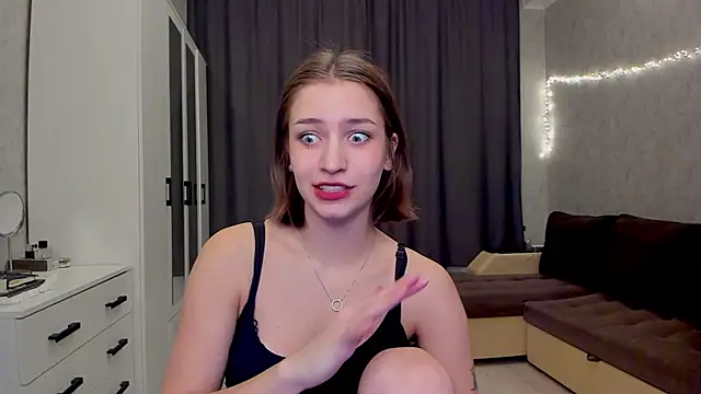 Snapshot of Shawty_Maria chatting on January 2025 04:06:01 PM Shawty Maria online show from January 2025 04:06:01 PM