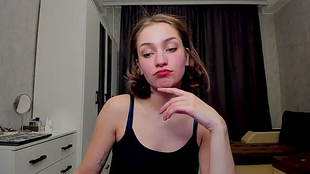 Snapshot of Shawty_Maria chatting on February 2025 06:03:01 PM Shawty Maria online show from February 2025 06:03:01 PM