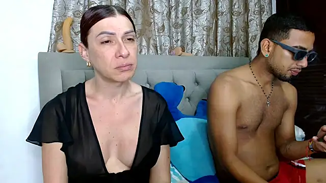 sweethoneytsx online show from January 2026 10:02:02 PM