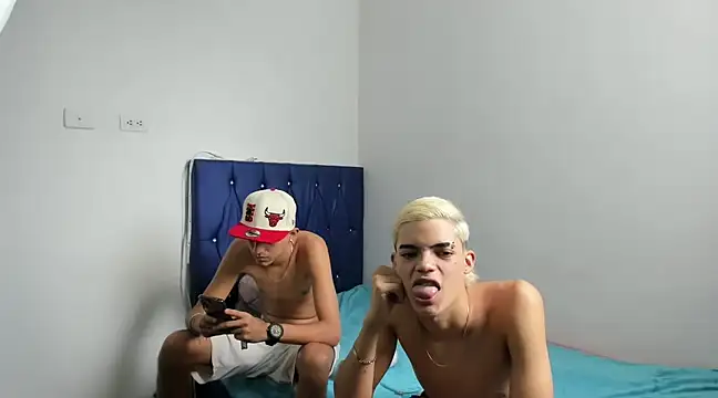 Latinos 2001 online show from March 2025 03:40:01 PM