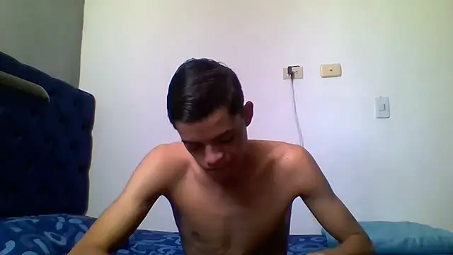 Latinos 2001 online show from May 2026 03:44:02 PM