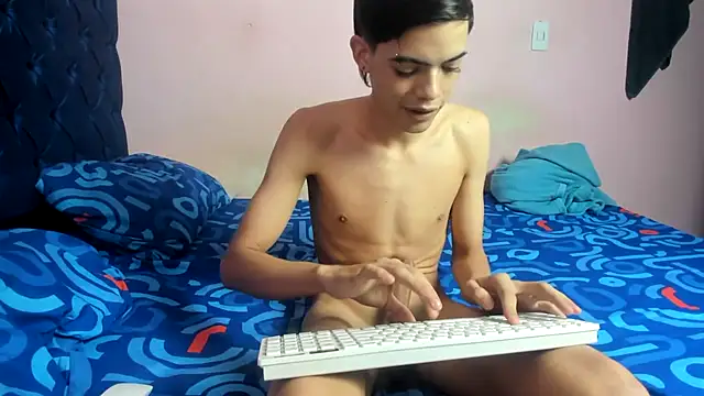 Latinos 2001 online show from February 2026 01:13:02 PM