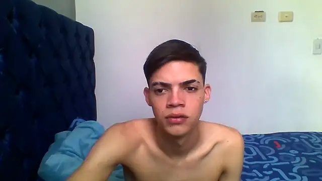 Latinos 2001 online show from May 2026 01:48:01 PM