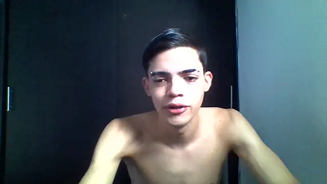Latinos 2001 online show from May 2026 10:43:01 PM