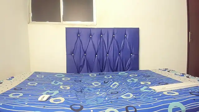 Latinos 2001 online show from January 2026 01:29:02 PM