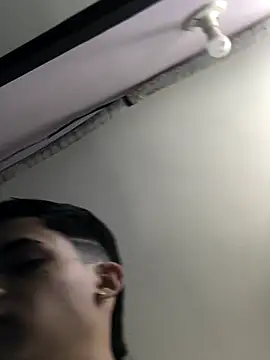 Latinos 2001 online show from November 2025 01:48:02 PM