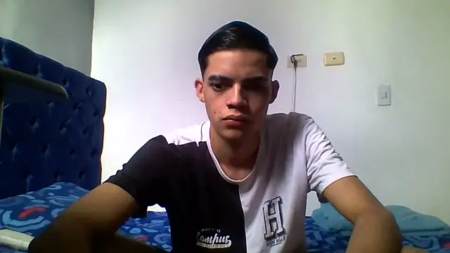 Latinos 2001 online show from May 2026 02:44:02 PM