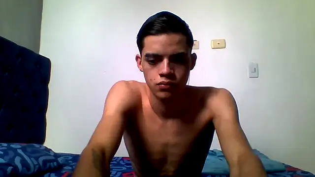 Latinos 2001 online show from May 2026 04:25:01 PM