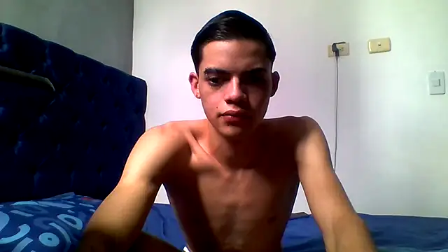 Latinos 2001 online show from May 2026 04:28:01 PM